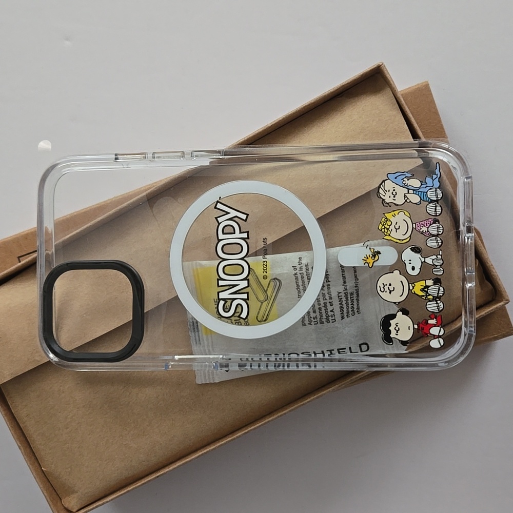 RHINOSHIELD X Snoopy Clear Case ~  iPhone 13